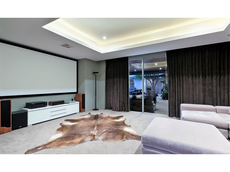 95 Tweeddale Road, Applecross WA 6153