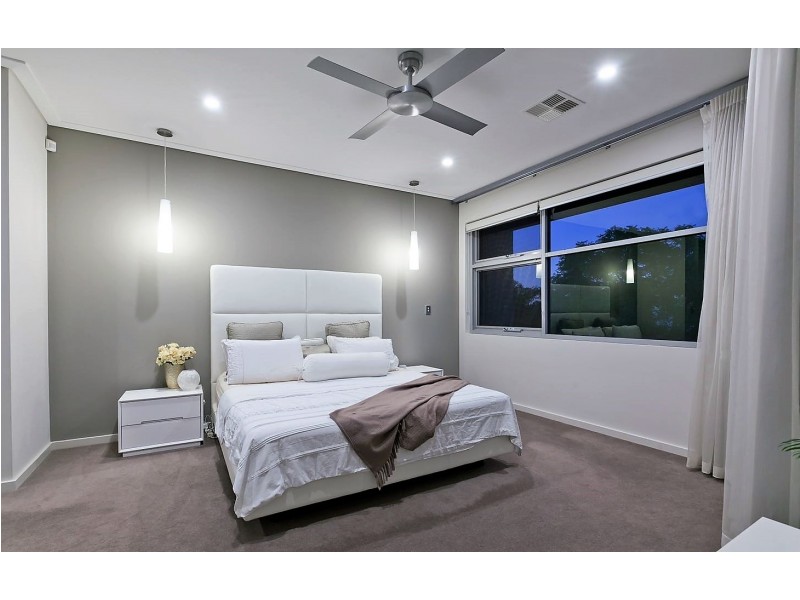 95 Tweeddale Road, Applecross WA 6153
