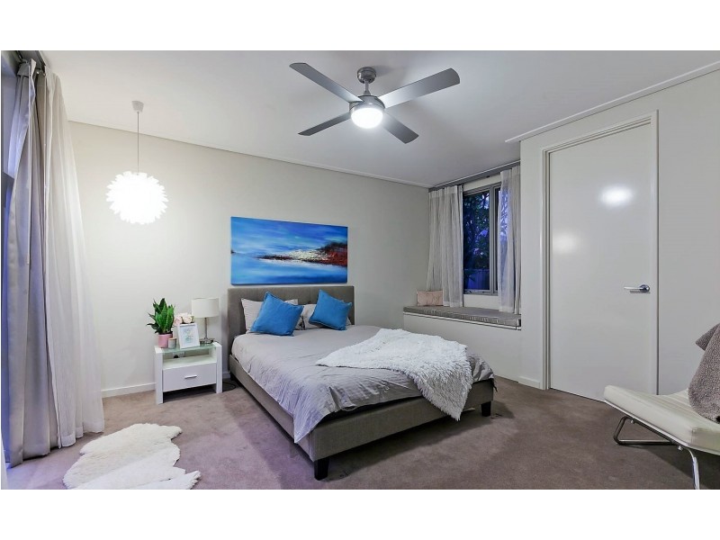 95 Tweeddale Road, Applecross WA 6153