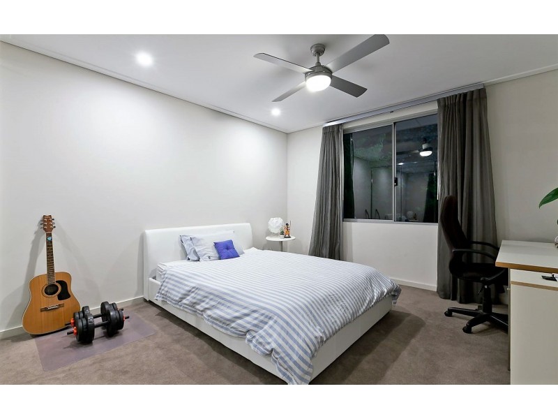 95 Tweeddale Road, Applecross WA 6153