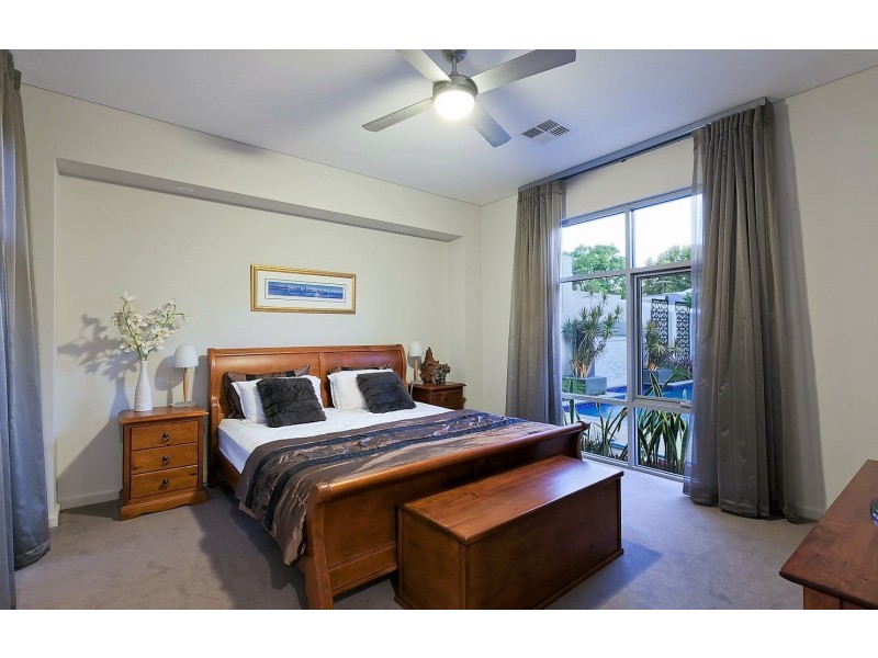 95 Tweeddale Road, Applecross WA 6153