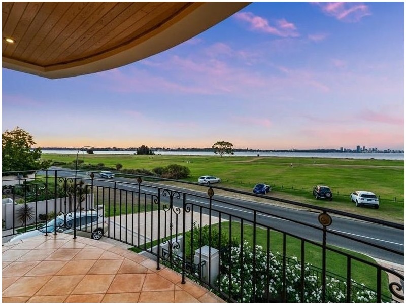 132B Burke Drive, Attadale WA 6156