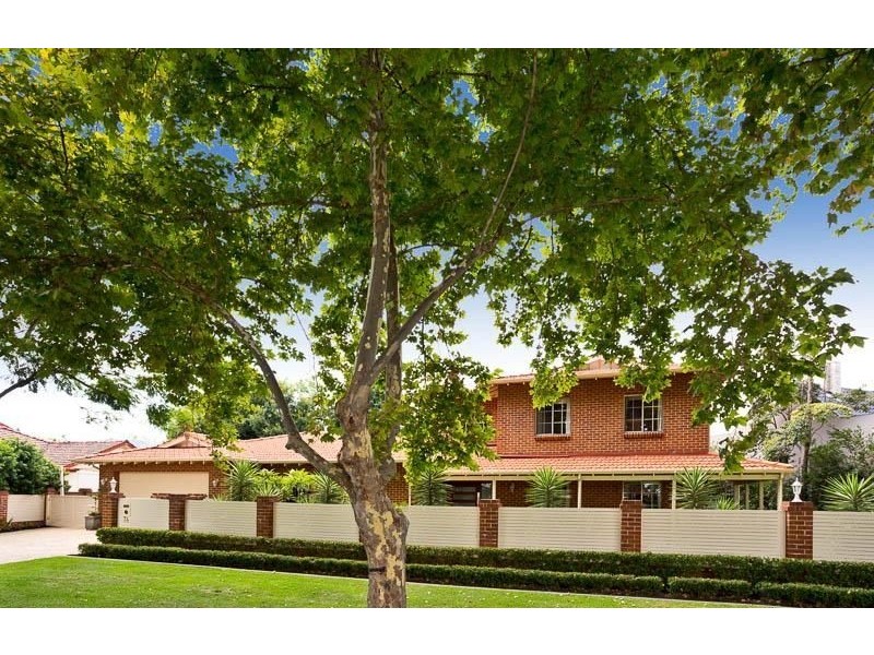 74 Tweeddale Road, Applecross WA 6153