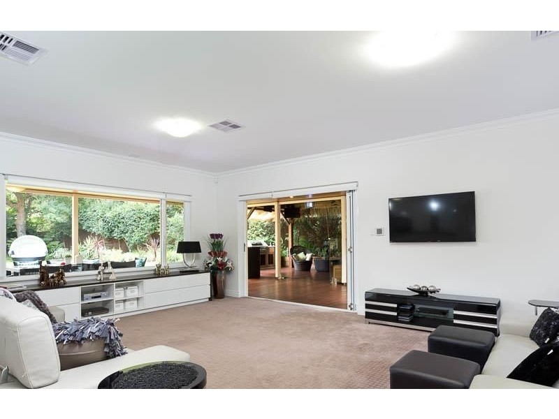 74 Tweeddale Road, Applecross WA 6153