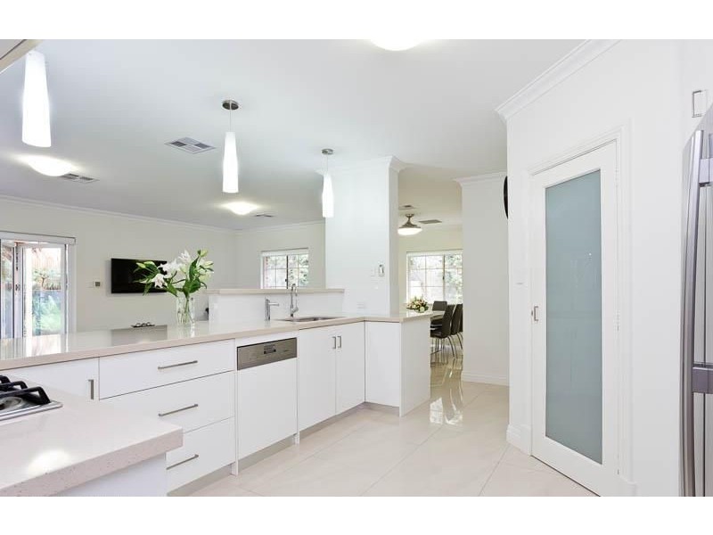 74 Tweeddale Road, Applecross WA 6153