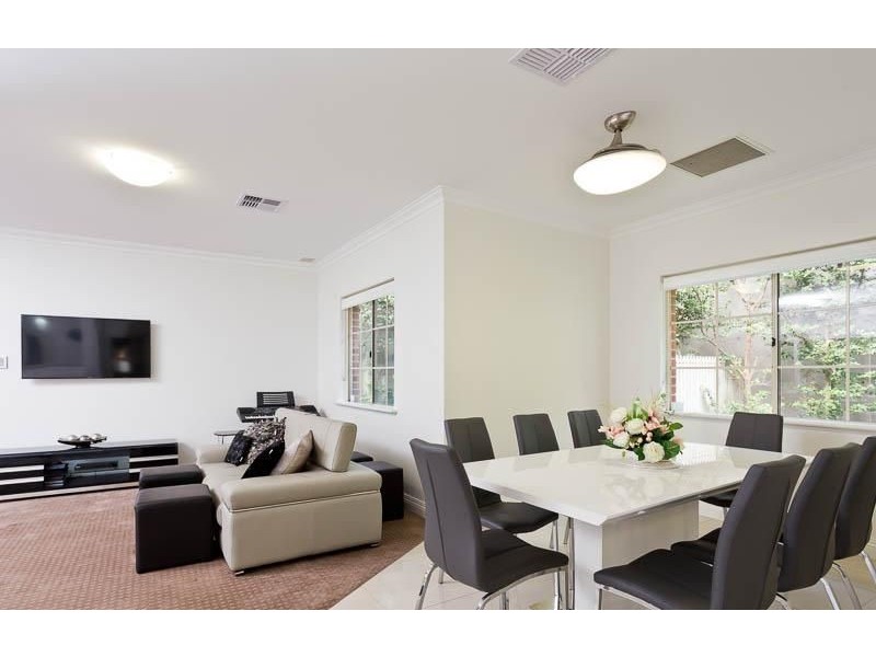 74 Tweeddale Road, Applecross WA 6153