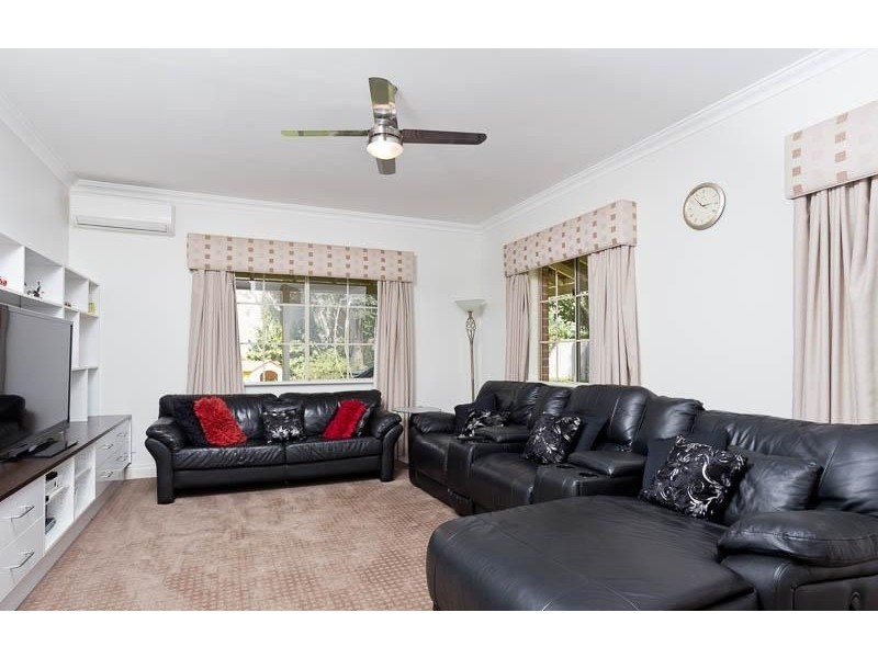 74 Tweeddale Road, Applecross WA 6153