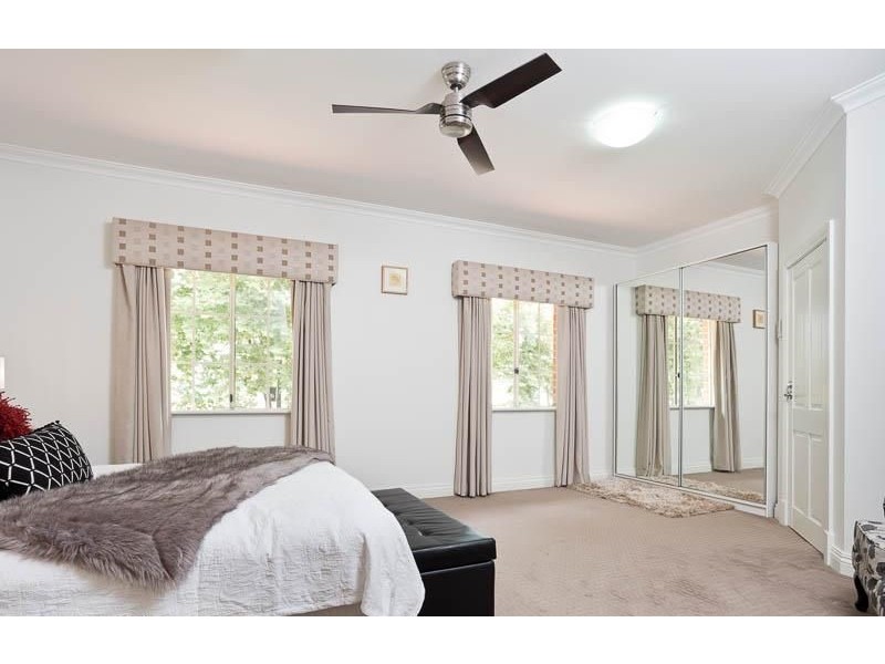 74 Tweeddale Road, Applecross WA 6153