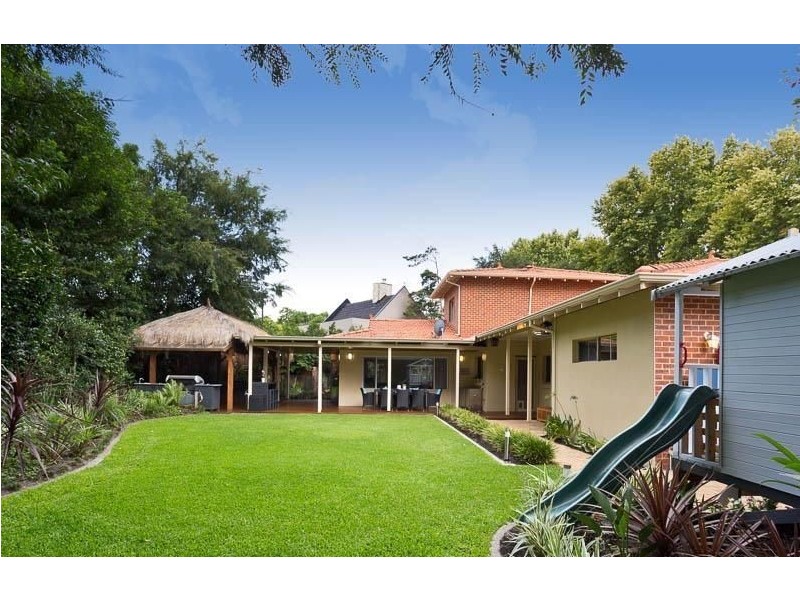 74 Tweeddale Road, Applecross WA 6153