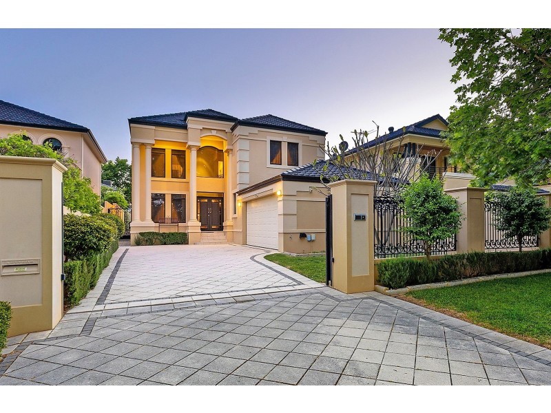 57 Tweeddale Road, Applecross WA 6153