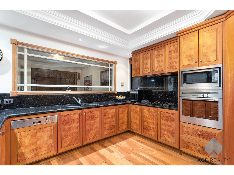 57 Tweeddale Road, Applecross WA 6153