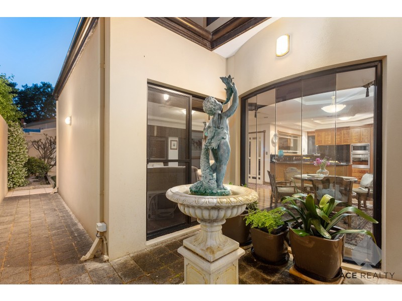 57 Tweeddale Road, Applecross WA 6153