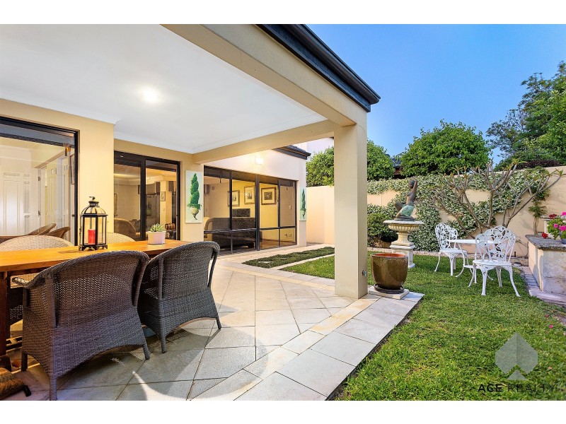 57 Tweeddale Road, Applecross WA 6153