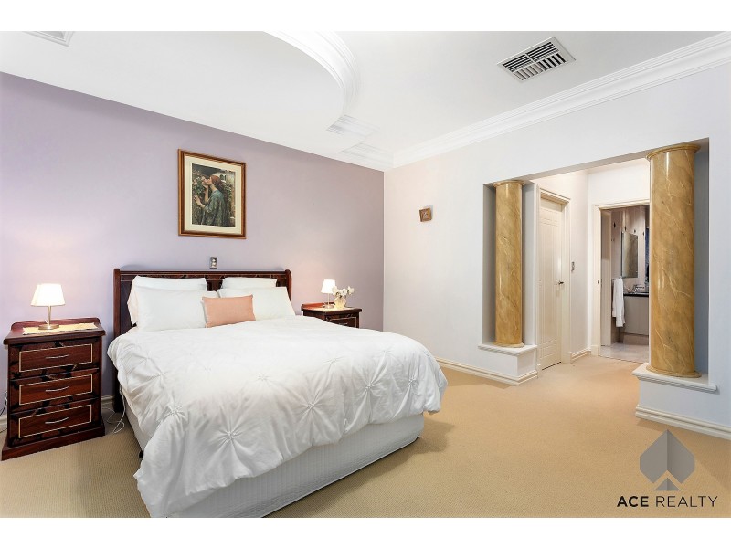 57 Tweeddale Road, Applecross WA 6153