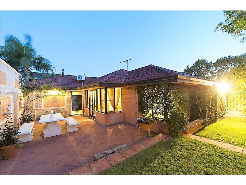 101A Tweeddale Road, Applecross WA 6153