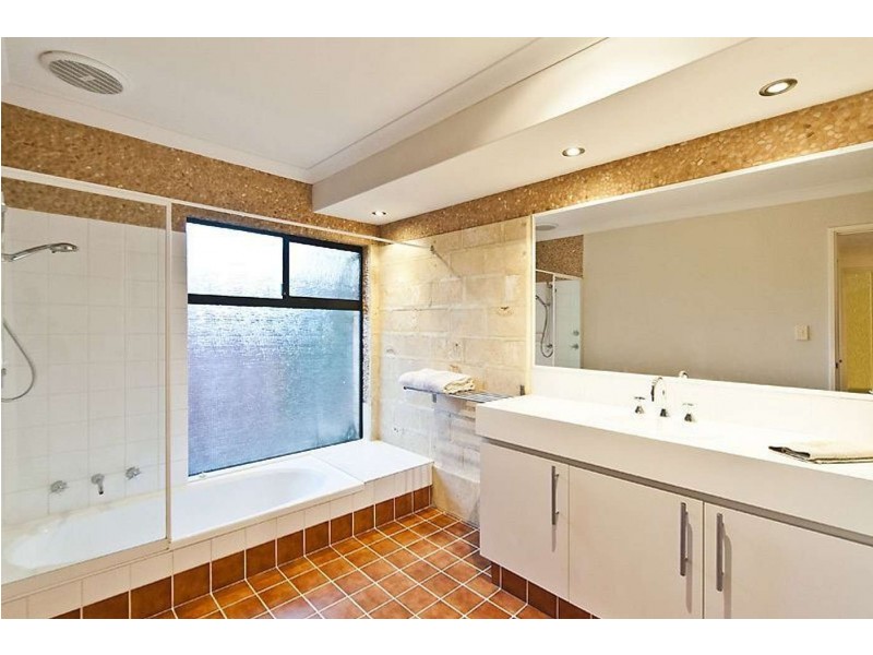 101A Tweeddale Road, Applecross WA 6153