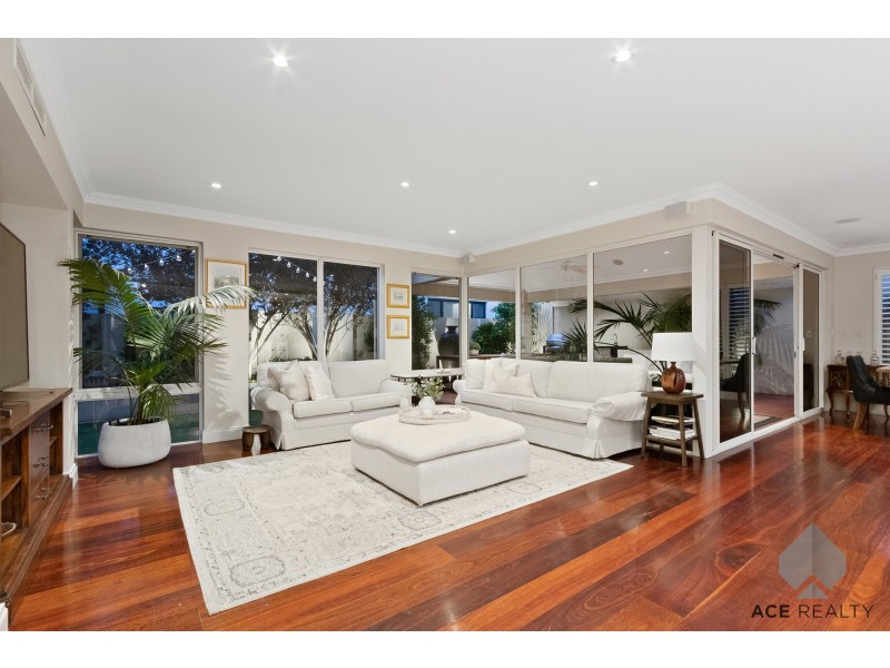 15 Raymond Street, Mount Pleasant WA 6153