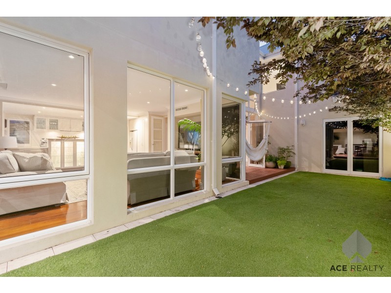 15 Raymond Street, Mount Pleasant WA 6153