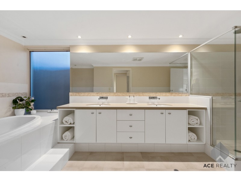 15 Raymond Street, Mount Pleasant WA 6153