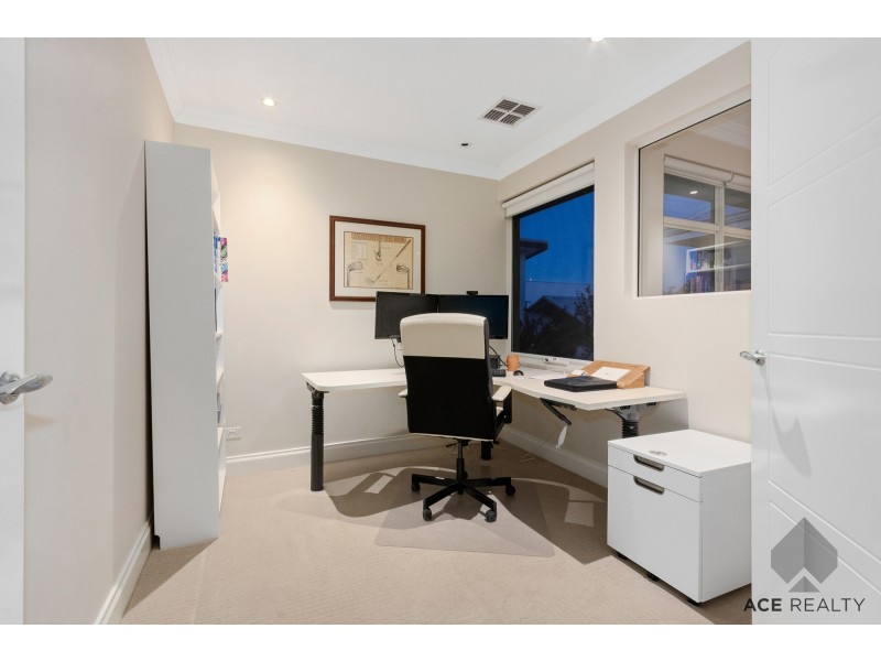 15 Raymond Street, Mount Pleasant WA 6153