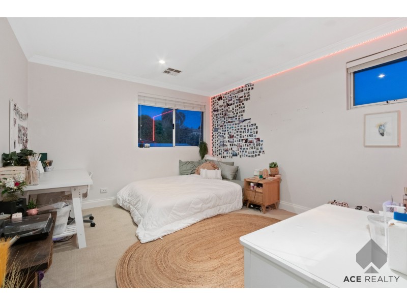 15 Raymond Street, Mount Pleasant WA 6153