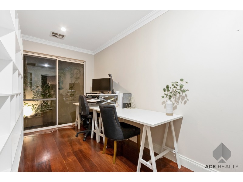 15 Raymond Street, Mount Pleasant WA 6153