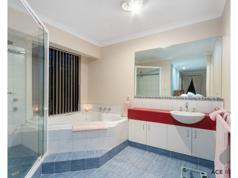 38 Barfield Road, Hammond Park WA 6164