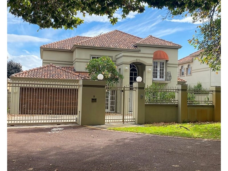 9 Omagh Grove, Waterford WA 6152