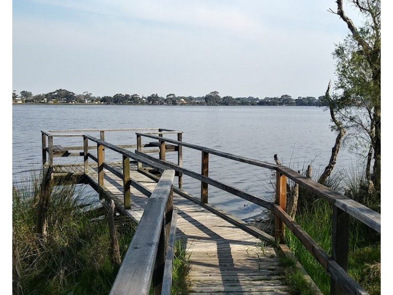 9 Omagh Grove, Waterford WA 6152