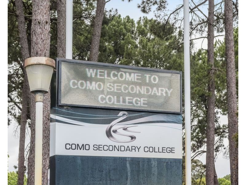 9 Omagh Grove, Waterford WA 6152