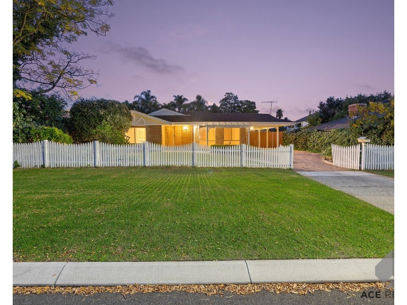 13 Kinross Road, Applecross WA 6153