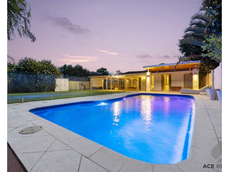 13 Kinross Road, Applecross WA 6153