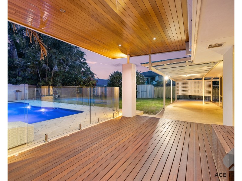 13 Kinross Road, Applecross WA 6153