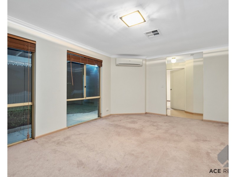 13 Kinross Road, Applecross WA 6153