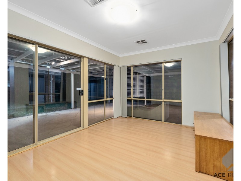 13 Kinross Road, Applecross WA 6153