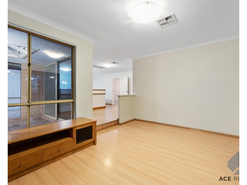 13 Kinross Road, Applecross WA 6153