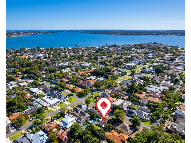 13 Kinross Road, Applecross WA 6153