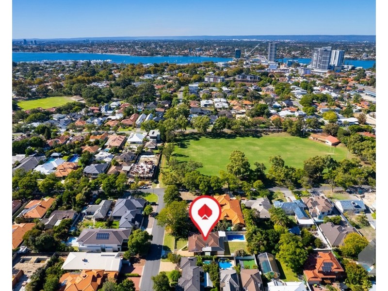 13 Kinross Road, Applecross WA 6153