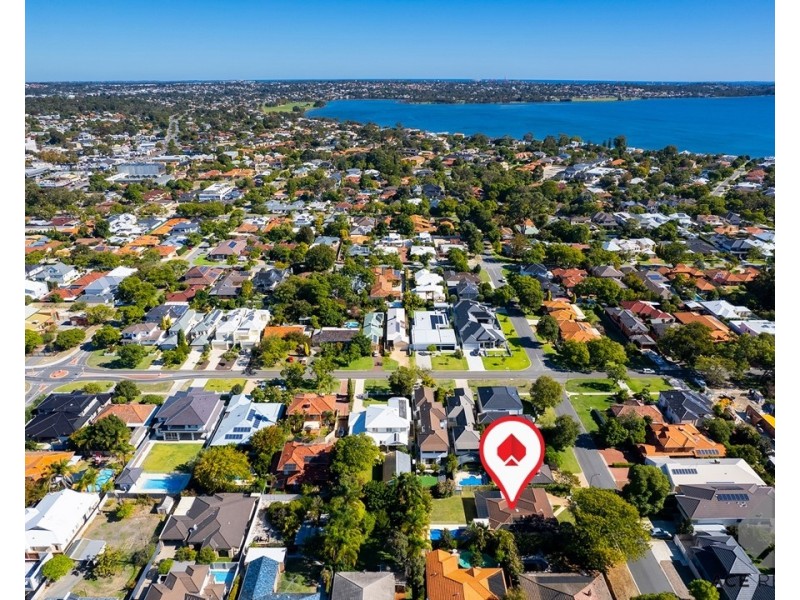 13 Kinross Road, Applecross WA 6153