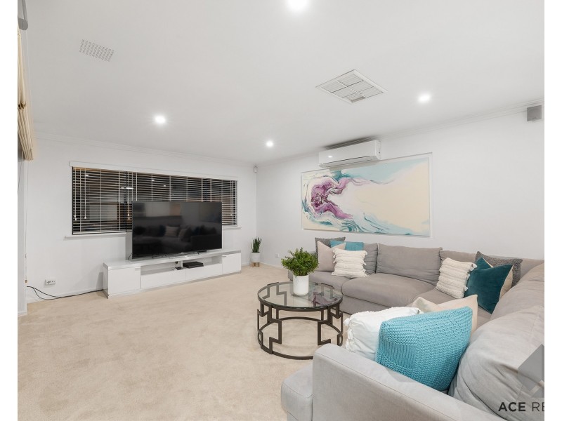 7 Cormack Road, Alfred Cove WA 6154