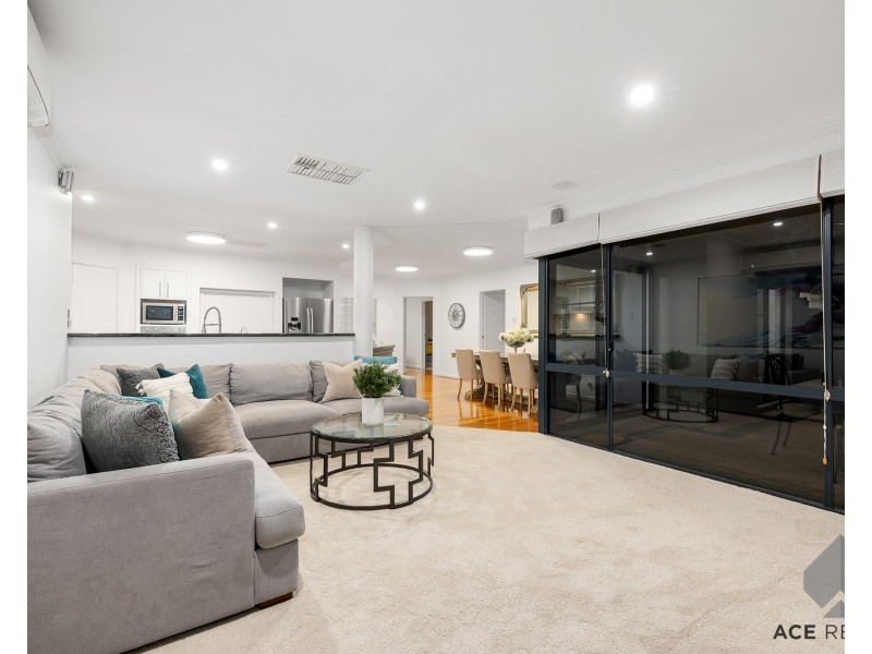 7 Cormack Road, Alfred Cove WA 6154