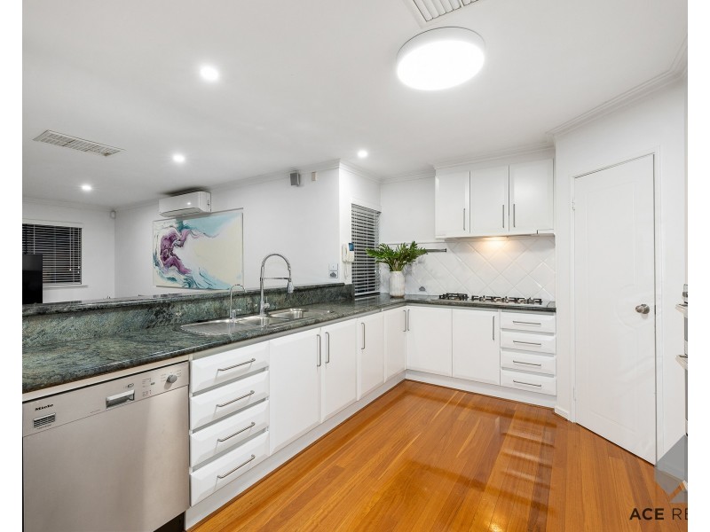 7 Cormack Road, Alfred Cove WA 6154