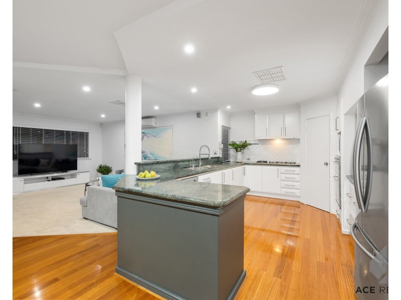 7 Cormack Road, Alfred Cove WA 6154