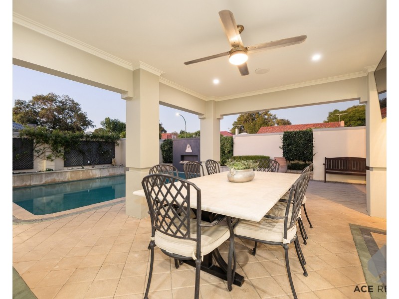 7 Cormack Road, Alfred Cove WA 6154