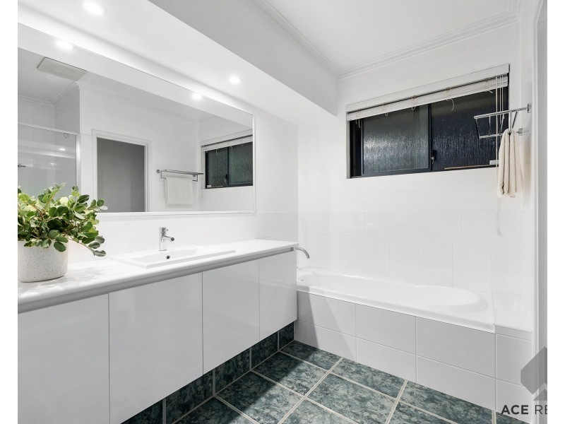 7 Cormack Road, Alfred Cove WA 6154