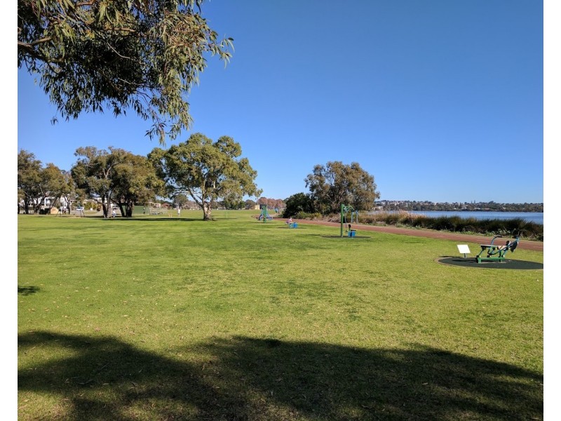 7 Cormack Road, Alfred Cove WA 6154