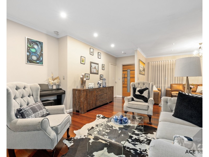 5 Maddox Crescent, Melville WA 6156