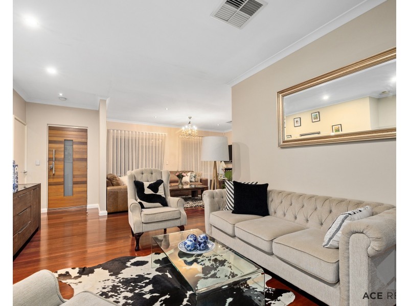 5 Maddox Crescent, Melville WA 6156