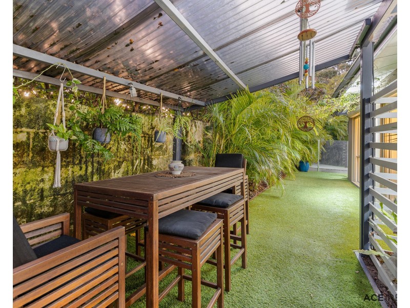 5 Maddox Crescent, Melville WA 6156