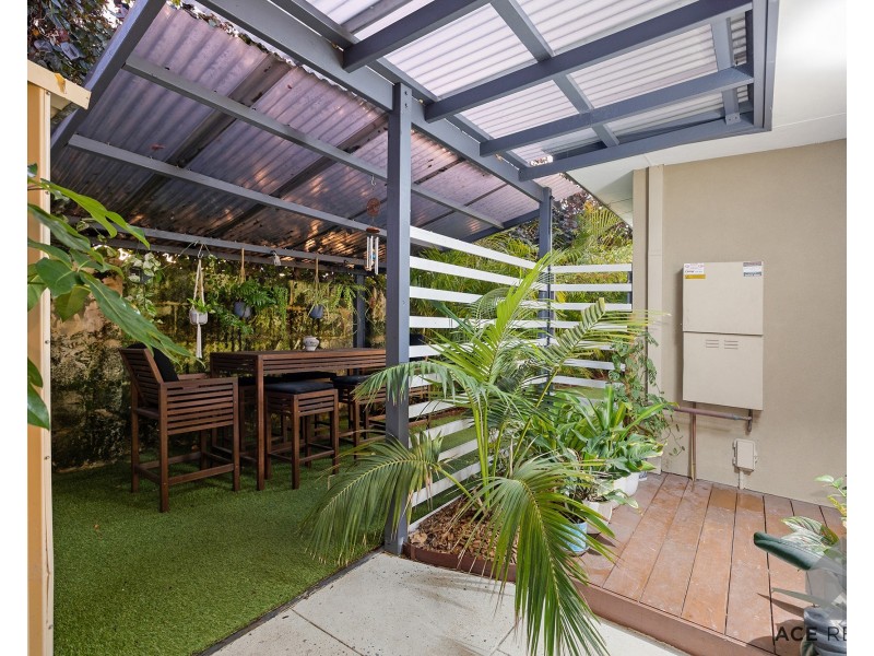 5 Maddox Crescent, Melville WA 6156